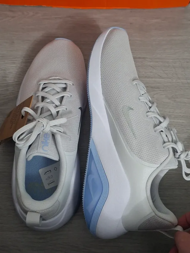 Nike Air Zoom Bella 7 Gris/Blanco