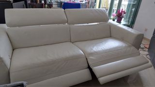 Sofá de piel blanco articulado