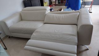 Sofá de piel blanco articulado