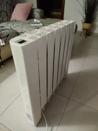 Calefactor eléctrico blanco