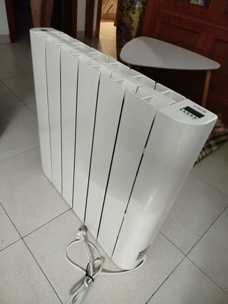 Calefactor eléctrico blanco