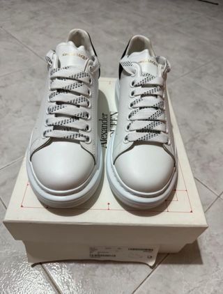 Alexander McQueen Sneakers Bianche Nere