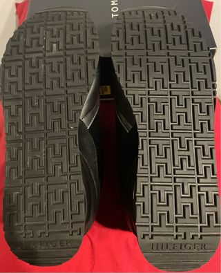 Zapatillas Tommy Hilfiger Cuero Negro y Gris