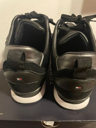 Zapatillas Tommy Hilfiger Cuero Negro y Gris