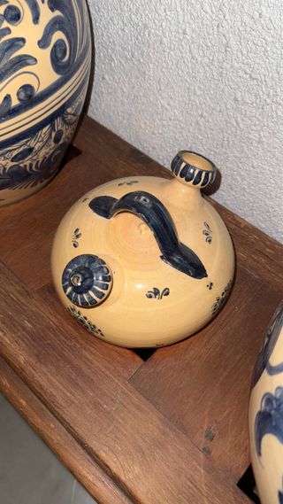 Juego 3 Botijos Decorativos Cerámica + expositor