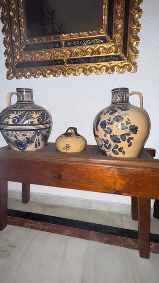 Juego 3 Botijos Decorativos Cerámica + expositor