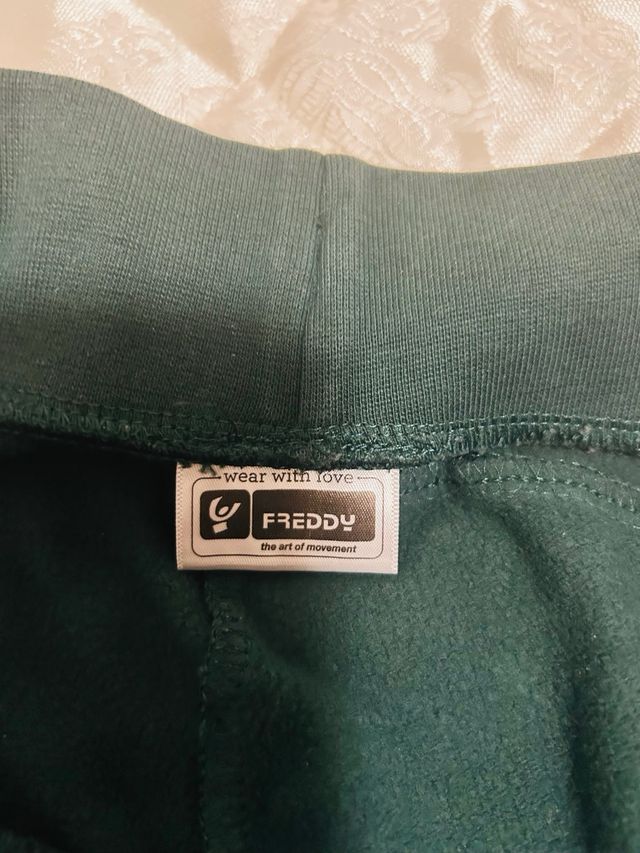 Tuta completa donna con cappuccio e zip