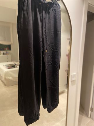 Pantalón negro bombacho Talla L