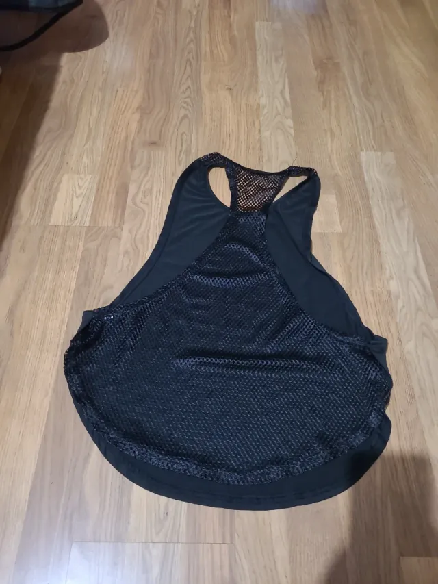 Camiseta deportiva negra