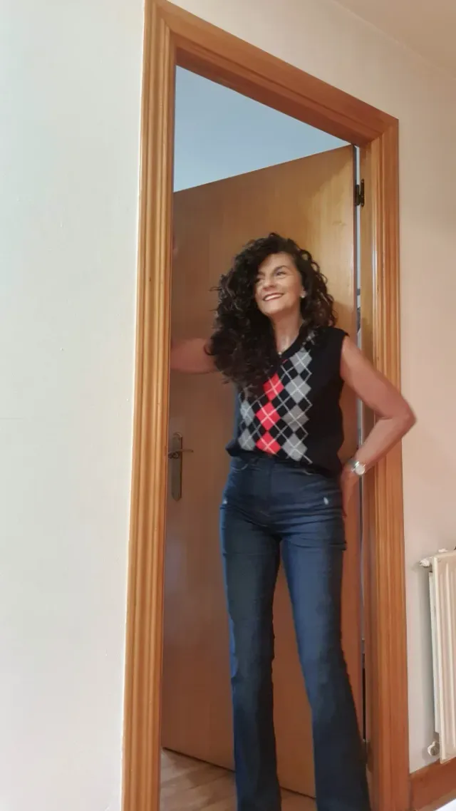 Chaleco de punto negro con rombos. Nuevo