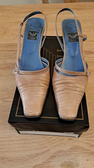 Zapatos tacón Caselli destalonados beige cuero sin