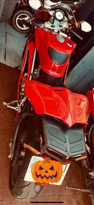 Ducati 999 Roja