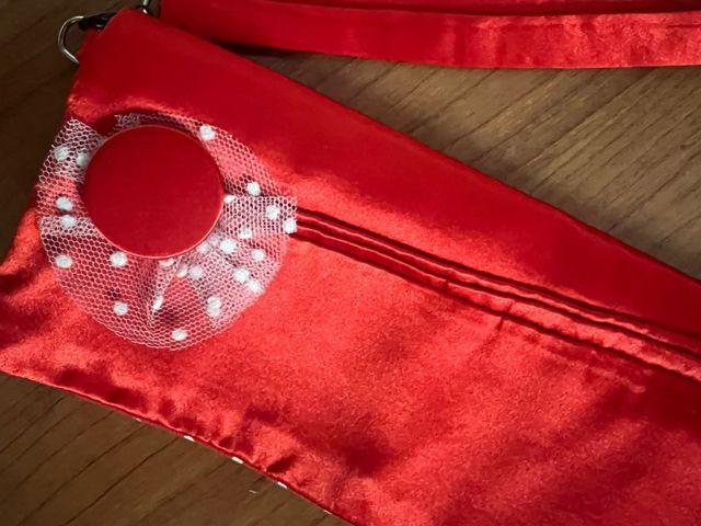 Bolso de mano rojo hecho a mano