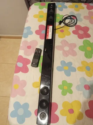 Barra de Sonido LG Bluetooth DTS Dolby Digital