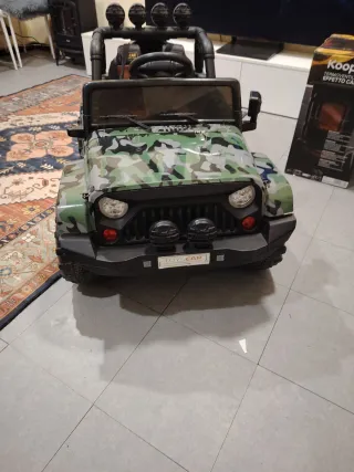 Macchina elettrica per bambini mimetica