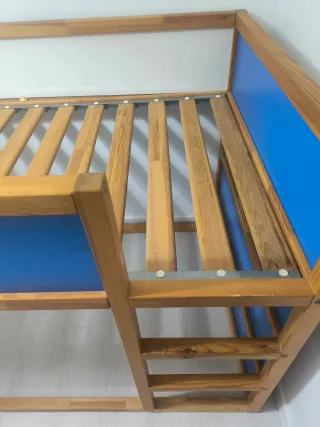 Cama litera madera y azul. NEGOCIABLE