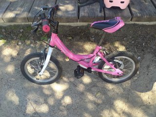 Bicicleta infantil 14 pulgadas rosa como nueva