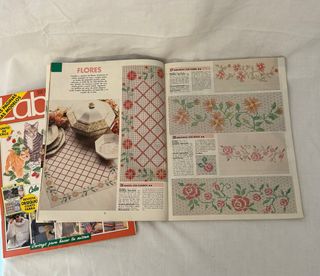 2 revistas LABORES. Crochet, Media y punto de cruz