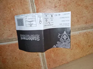 Papel de pared Statement flores y colibrí