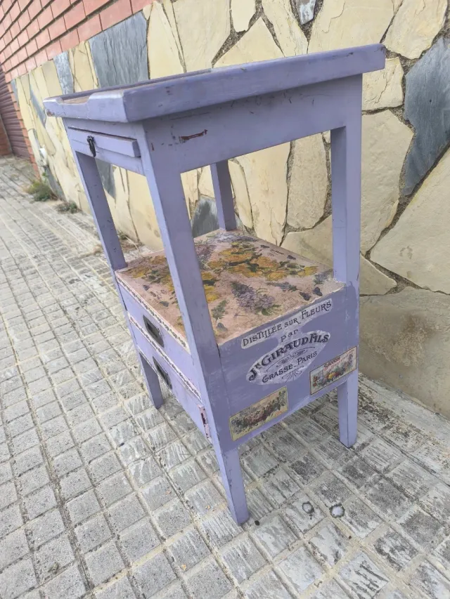 Mesita de noche para restaurar