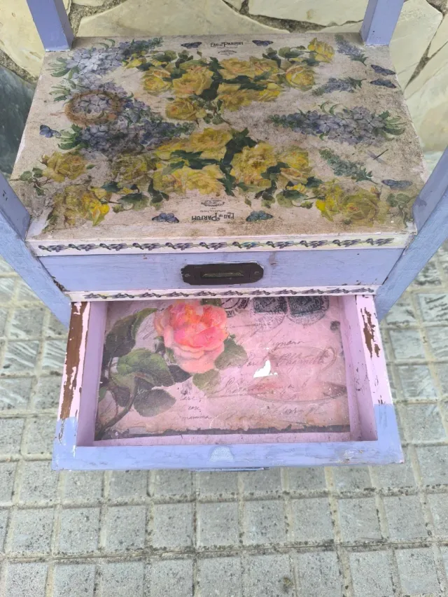 Mesita de noche para restaurar