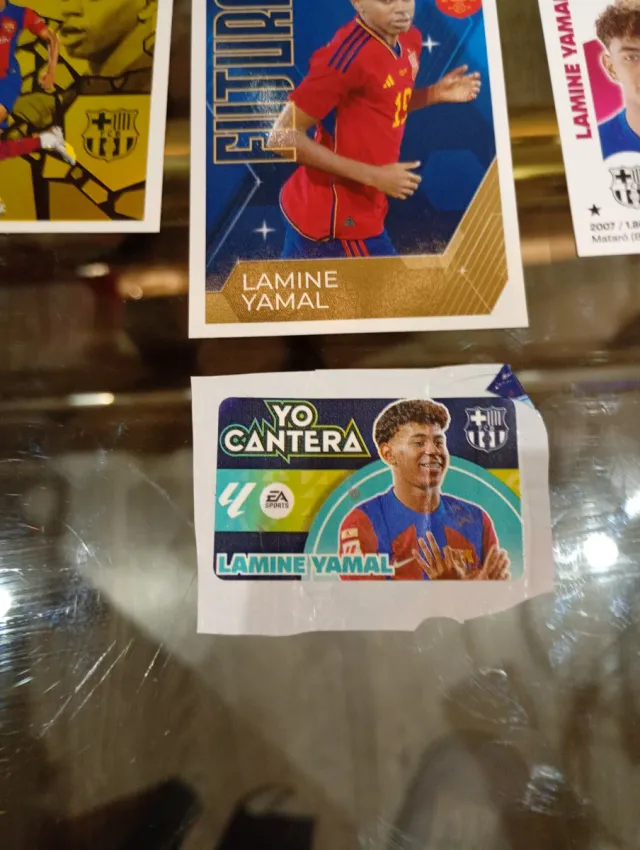 Lamine Yamal 7 cromos distintas colecciones.