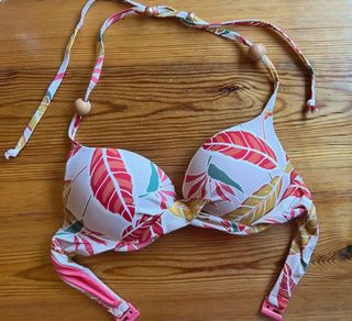 Parte de arriba bikini estampado hojas