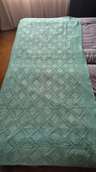 Colcha de ganchillo hecha a mano