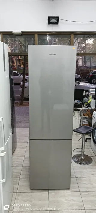 NEVERA COMBI SAMSUNG NO FROST ENERGÍA A+++