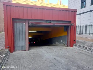 Plaza de garaje en Paseo de la Isla