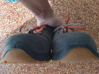 Scarpe antinfortunistiche grigie e arancio