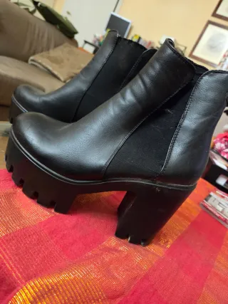 Stivaletti neri tacco alto plateau n.37