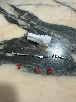 Conector Yamaha y terminales