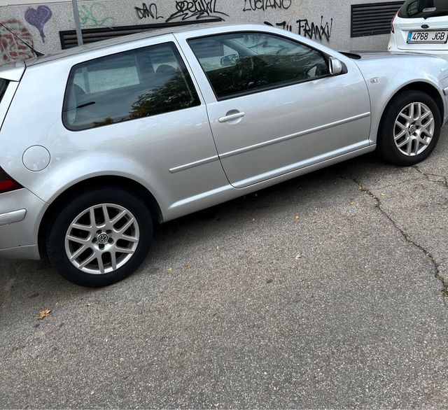 Volkswagen Golf  1.9 TDI  2003