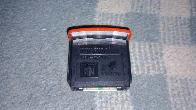 Nintendo N64 Memory Expansion Pak rojo