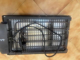 Barbecue elettrico nero e argento