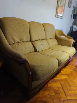 Sofá 3 lugares em madeira maciça