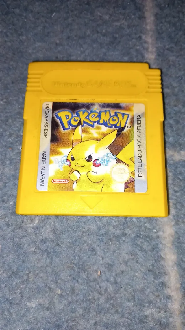Pokemon amarillo Game Boy DMG-APSS-ESP