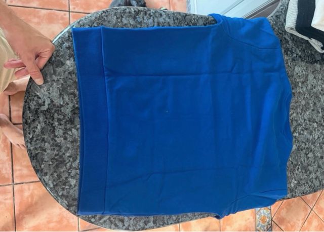 Sudadera New Balance Azul y Negra