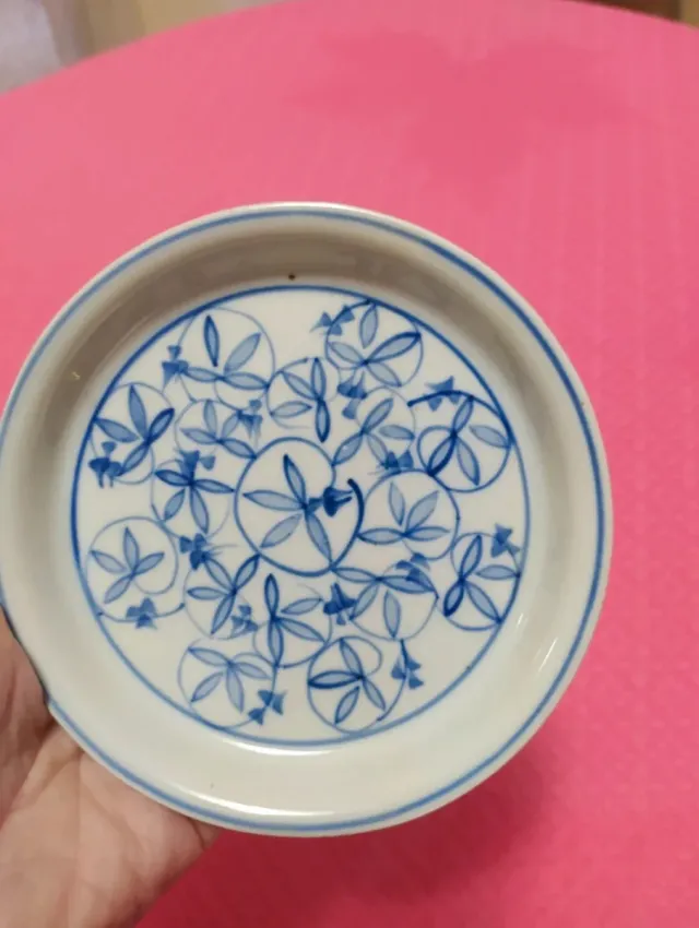 Juego de tetera tailandesa y cuencos.