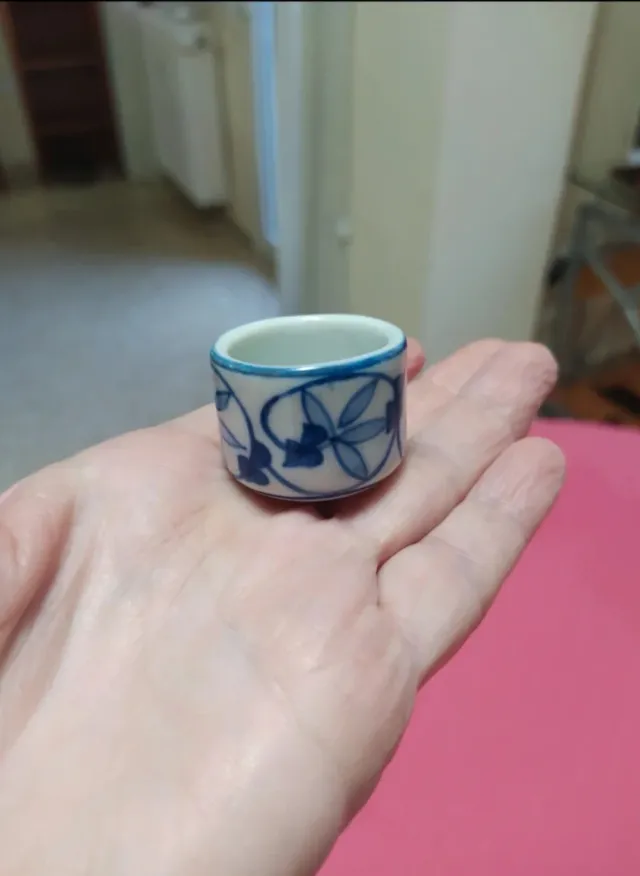 Juego de tetera tailandesa y cuencos.