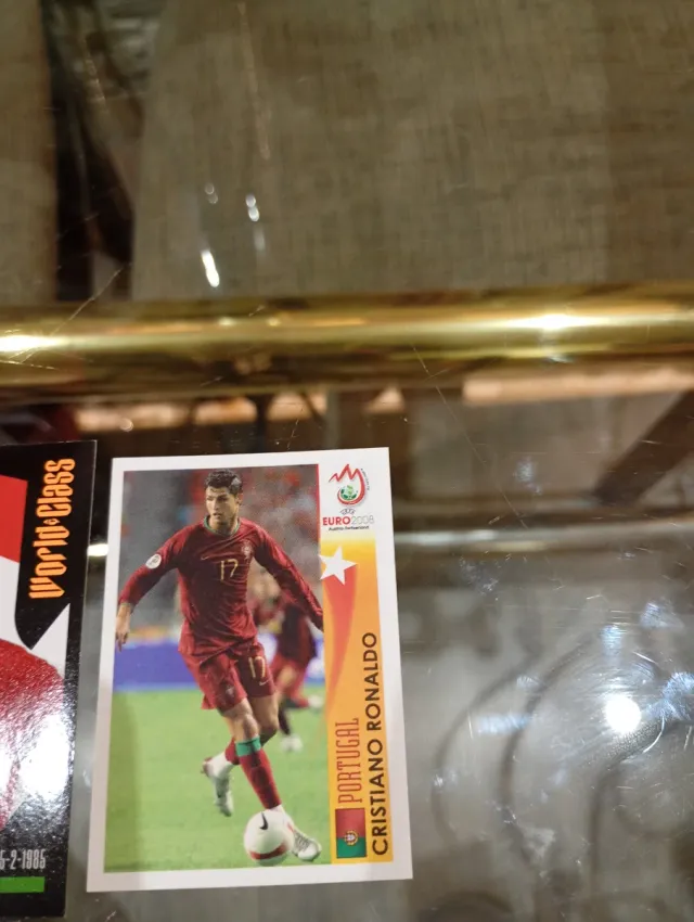 Cristiano Ronaldo 4 cromos diferentes colecciones.