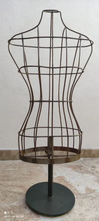 Busto de Maniquí Metálico Vintage