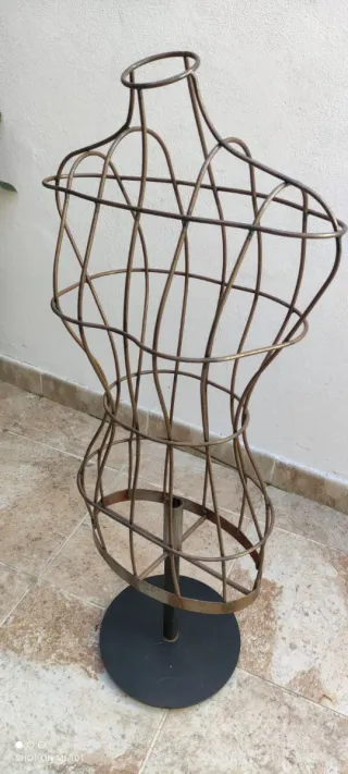 Busto de Maniquí Metálico Vintage