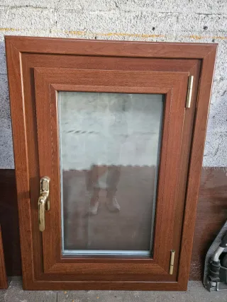 Lote de 2 Ventanas PVC Nuevas y 2 de Aluminio