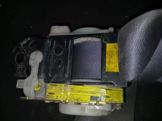 Cinturón delantero Toyota Land Cruiser (90)