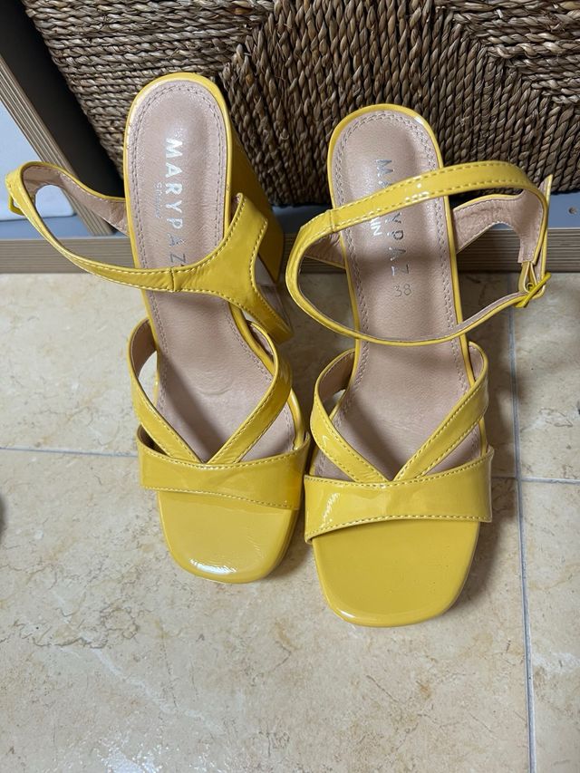 Zapatos de tacón MARYPAZ amarillos Talla 38