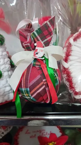 Sfera natalizia decorata con Babbo Natale