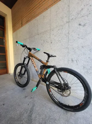 Kona Stinky Dee-Lux DH