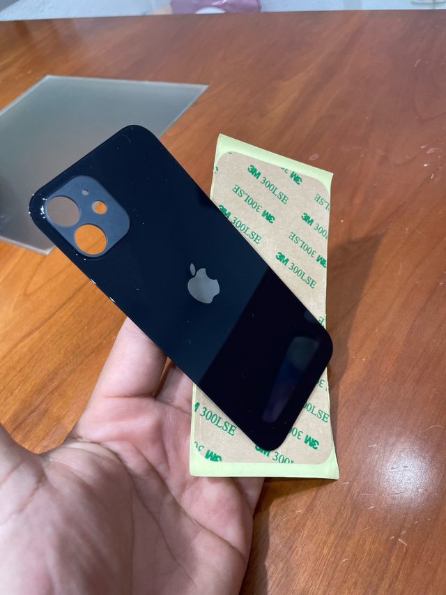 Tapa Cristal iPhone 12 Negro + Cinta Doble Cara